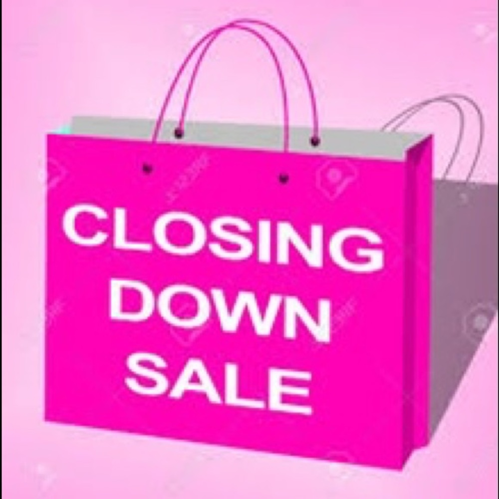CLOSET CLOSING SALE ALL ITEMS MUST GO - Picture 2 of 2